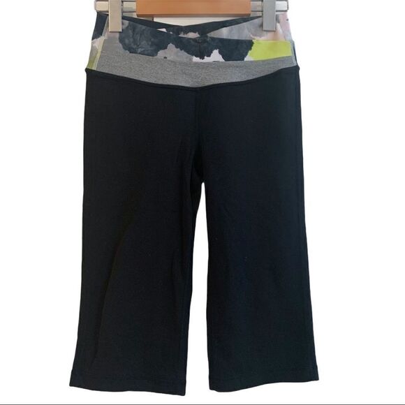 lululemon athletica Pants - Lululemon Tie Die Waist Groove Crop Pants